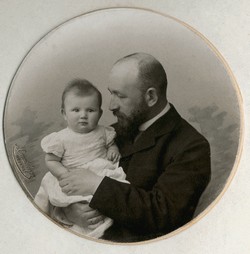 А.Д.Самарин с дочерью Лизой, 1905 год.